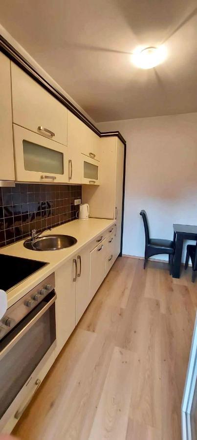 Bright & Lovely Apartment In The City Center Pristina Eksteriør billede