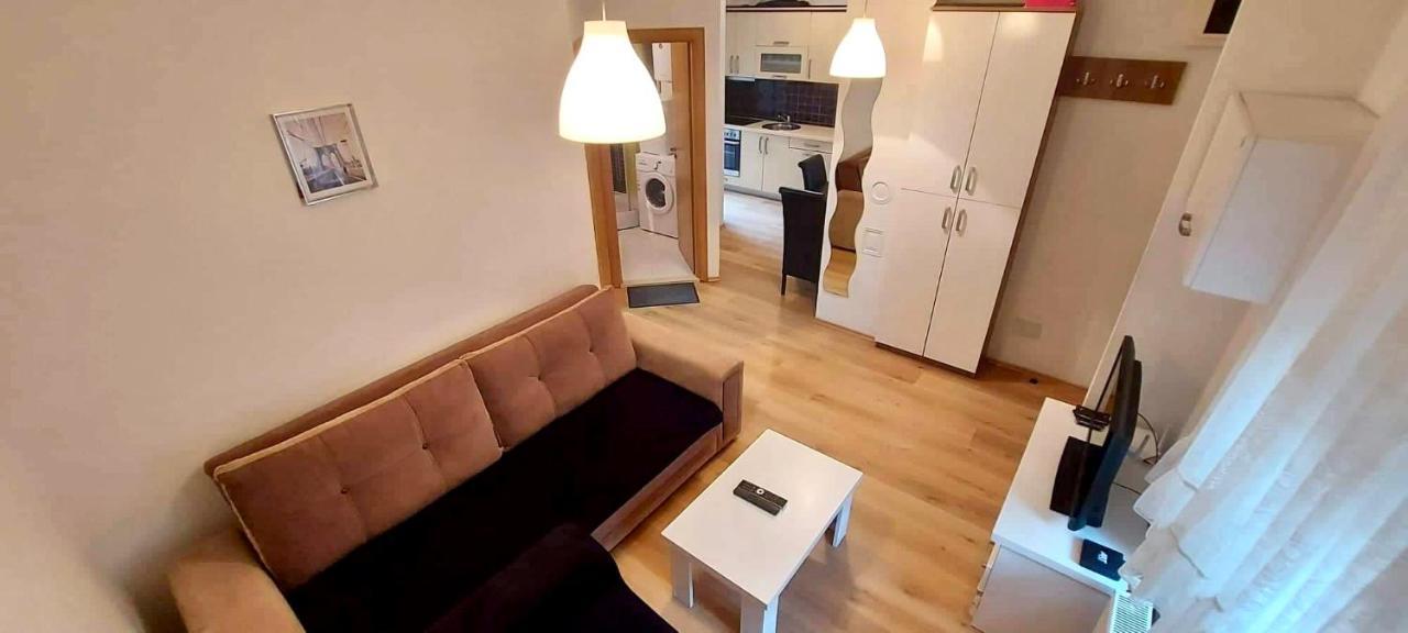 Bright & Lovely Apartment In The City Center Pristina Eksteriør billede