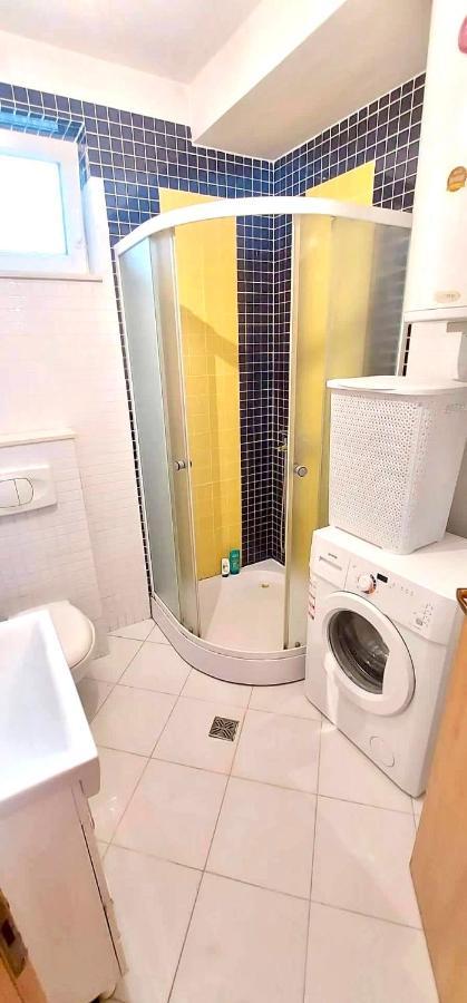 Bright & Lovely Apartment In The City Center Pristina Eksteriør billede